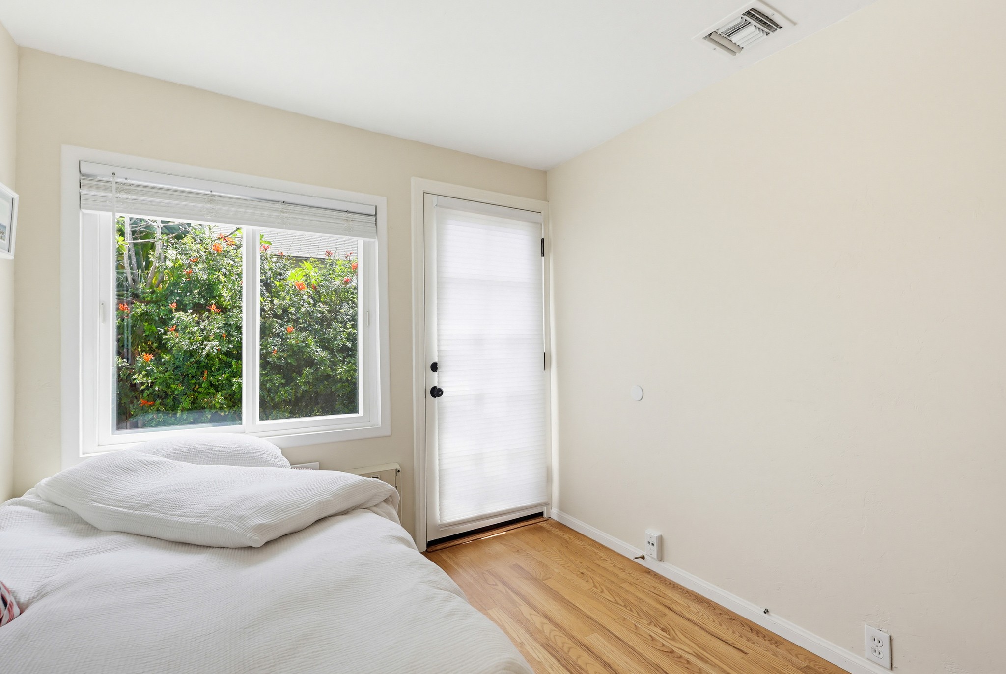 Virtual tour photo 51 of 73 for 1353 Edgemont St