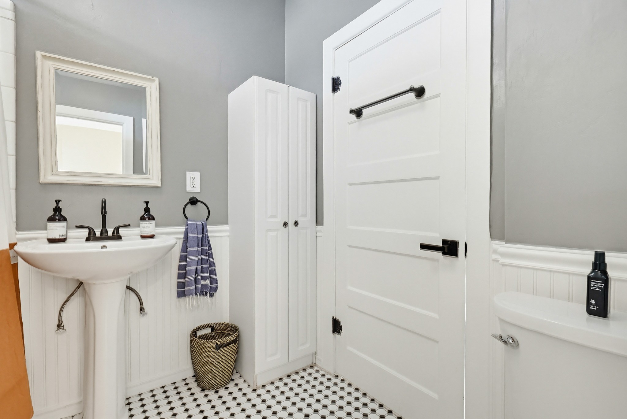 Virtual tour photo 53 of 73 for 1353 Edgemont St