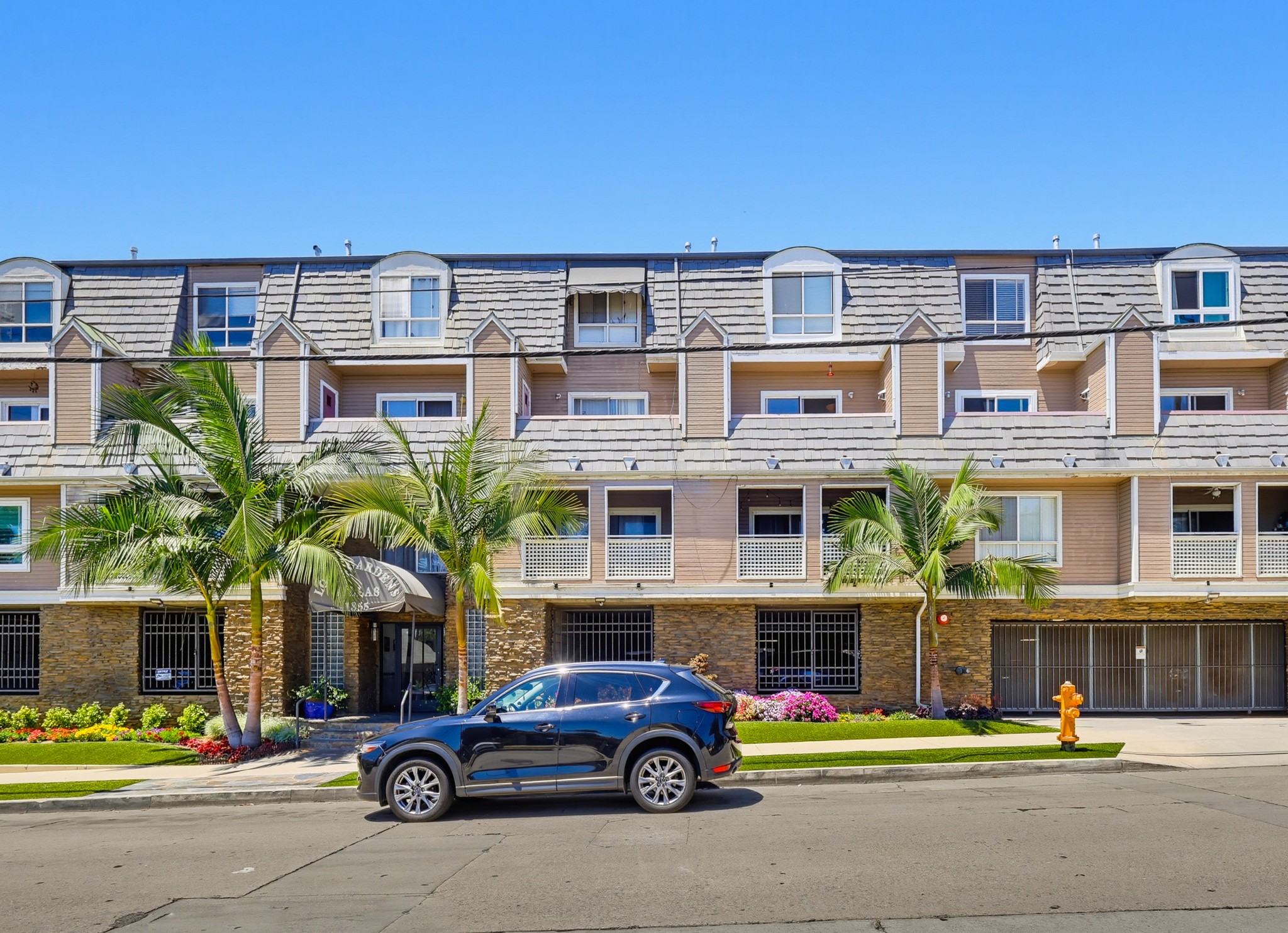Virtual tour photo 1 of 63 for 1355 Loma Ave Apt 311