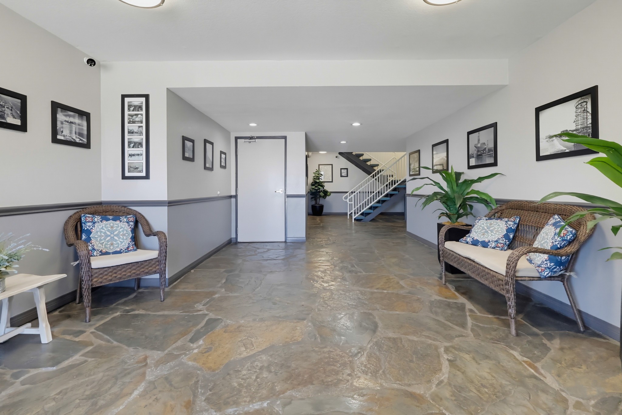 Virtual tour photo 7 of 63 for 1355 Loma Ave Apt 311