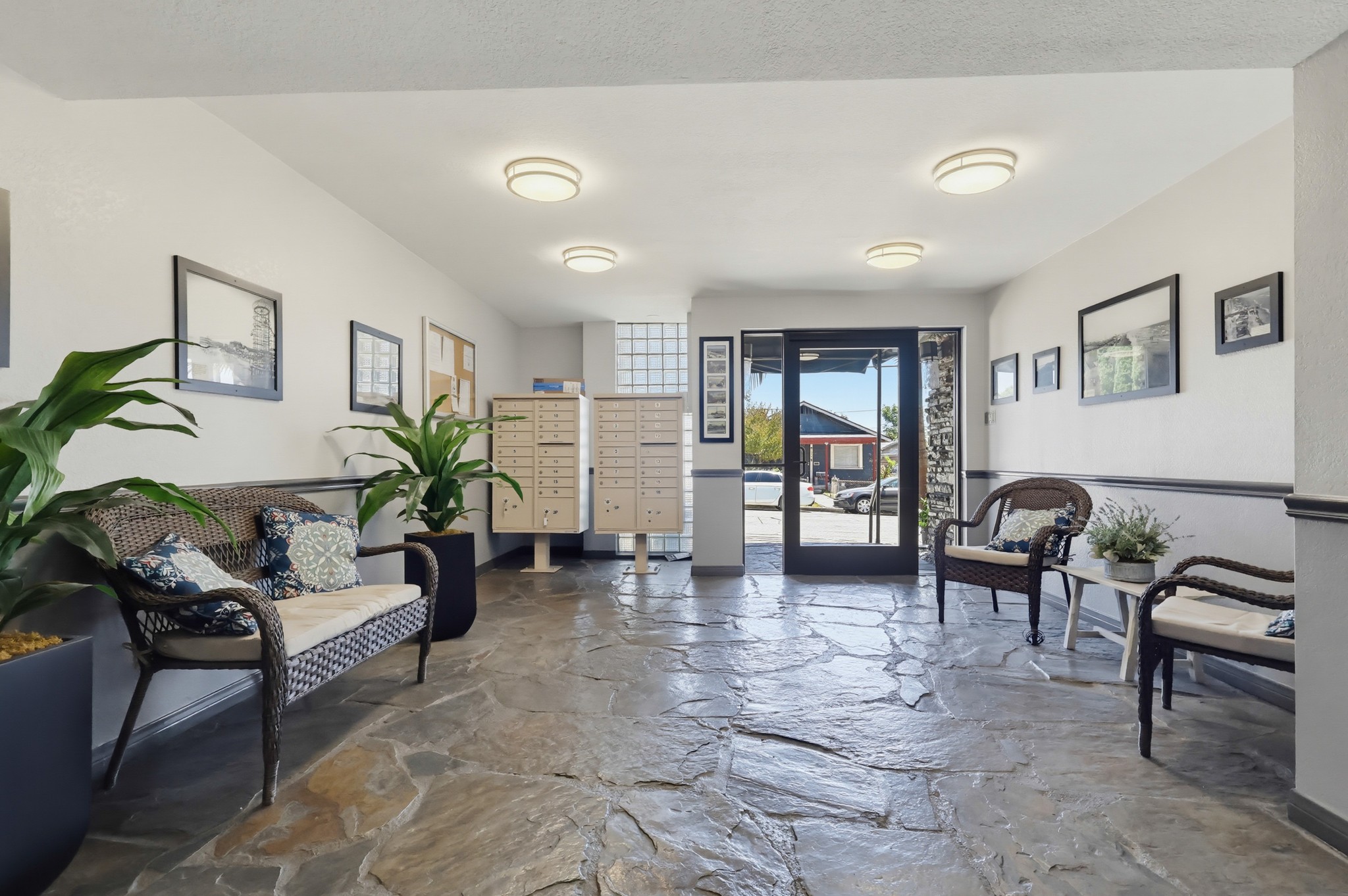 Virtual tour photo 8 of 63 for 1355 Loma Ave Apt 311