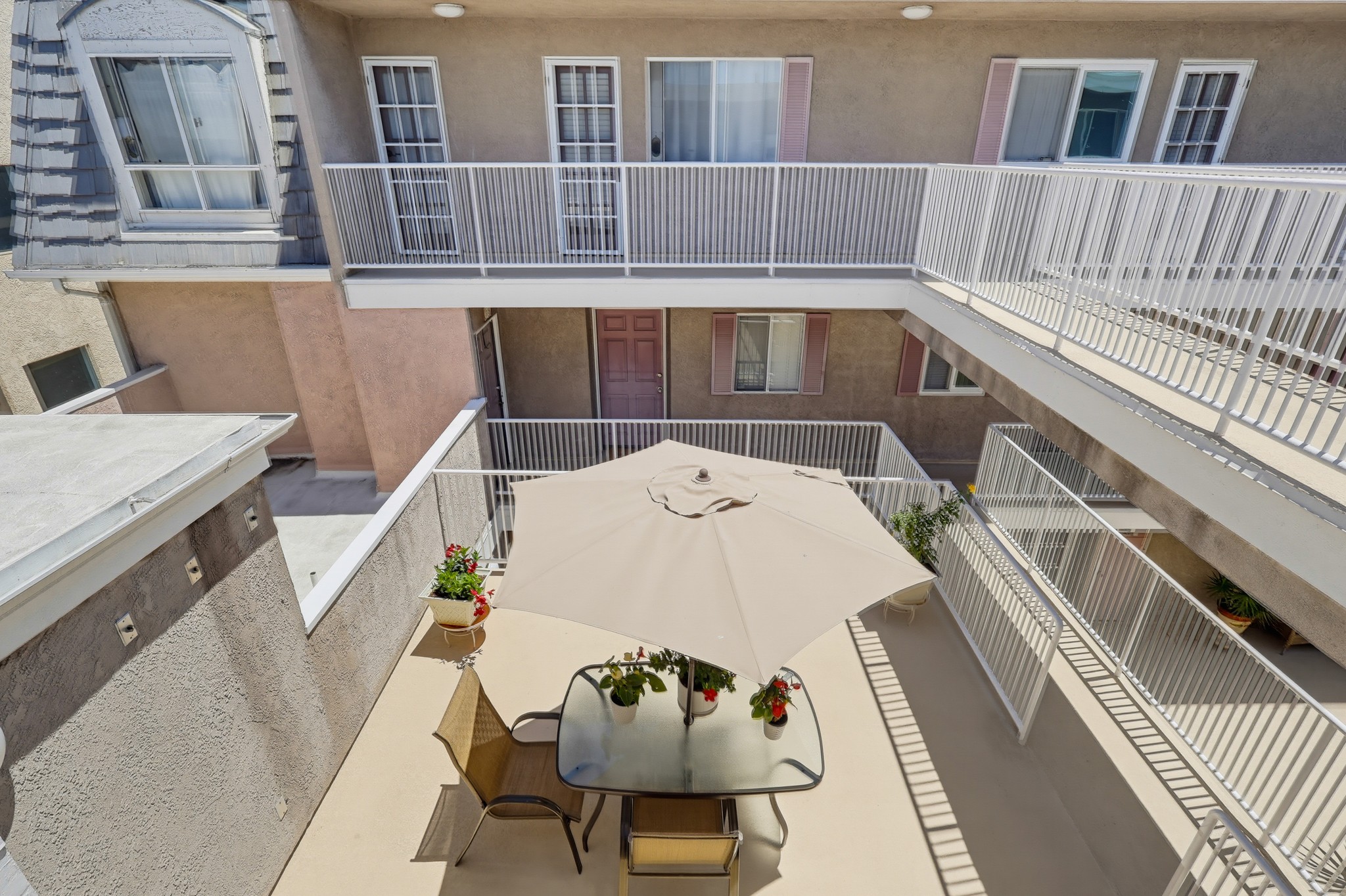 Virtual tour photo 15 of 63 for 1355 Loma Ave Apt 311