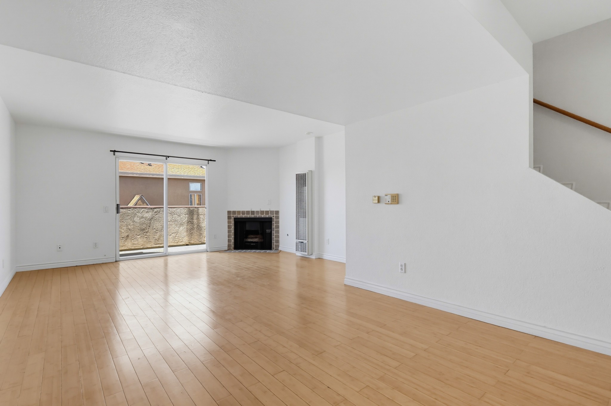 Virtual tour photo 21 of 63 for 1355 Loma Ave Apt 311