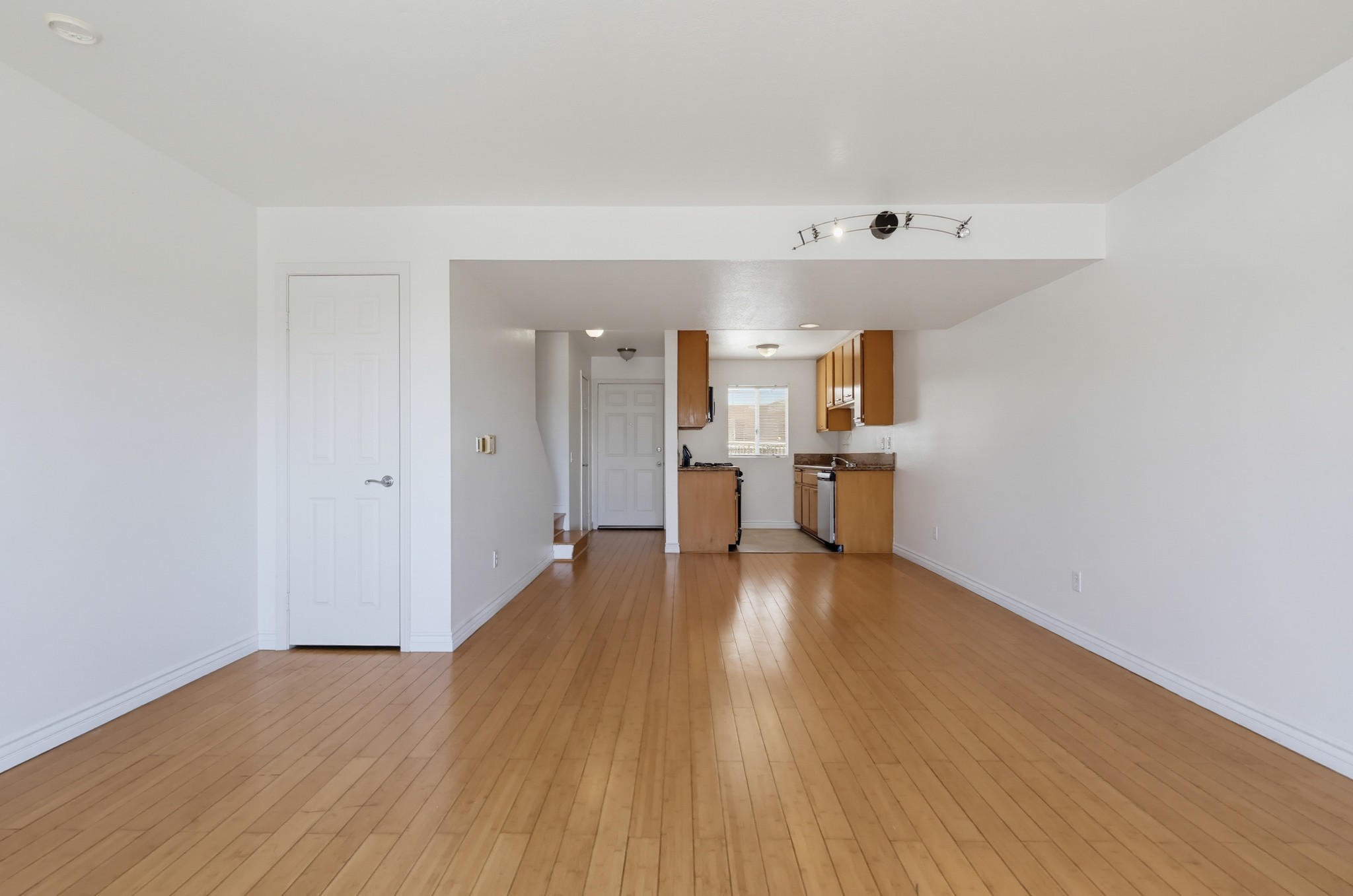 Virtual tour photo 26 of 63 for 1355 Loma Ave Apt 311