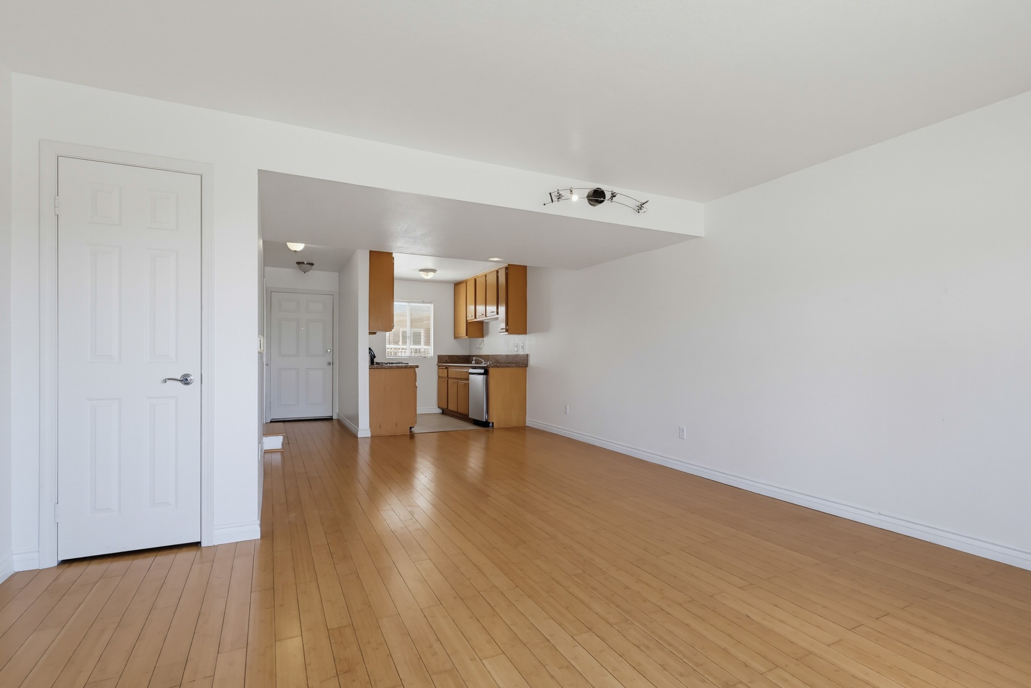 Virtual tour photo 27 of 63 for 1355 Loma Ave Apt 311