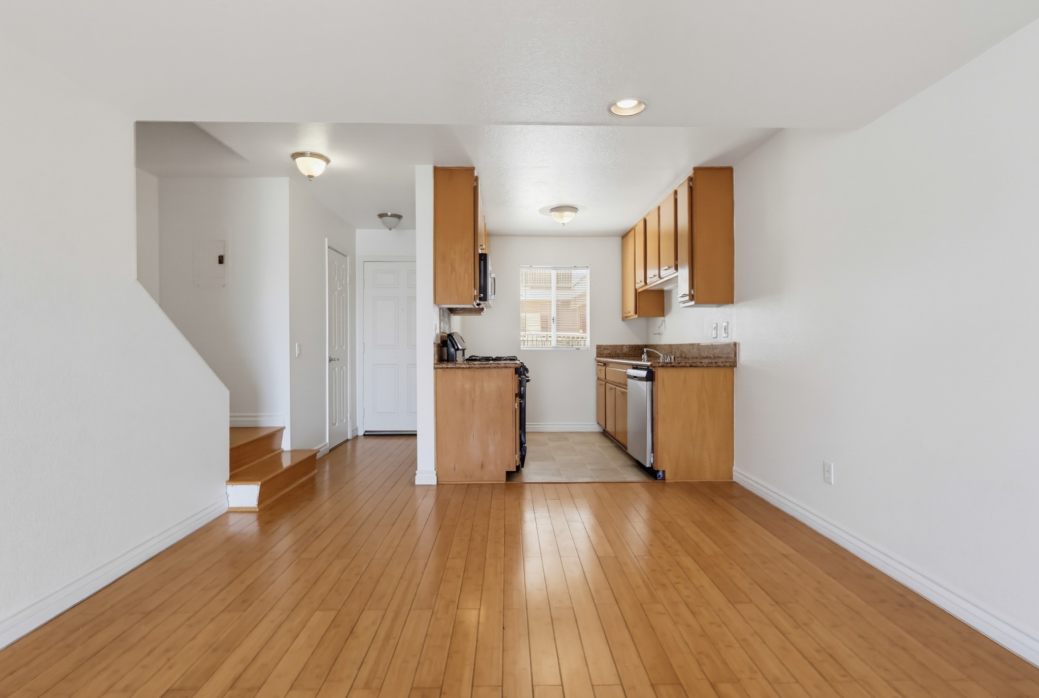 Virtual tour photo 28 of 63 for 1355 Loma Ave Apt 311