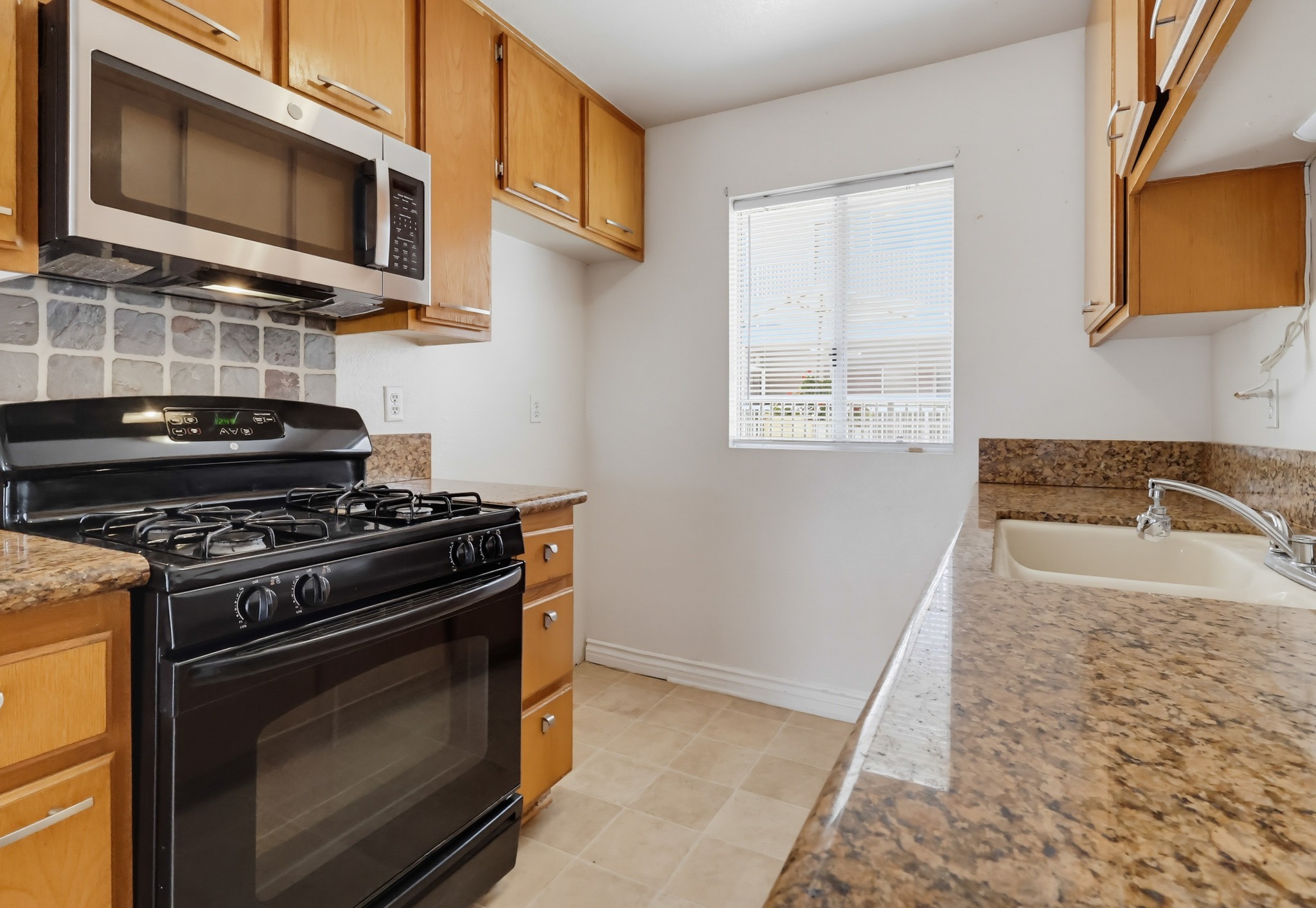 Virtual tour photo 32 of 63 for 1355 Loma Ave Apt 311