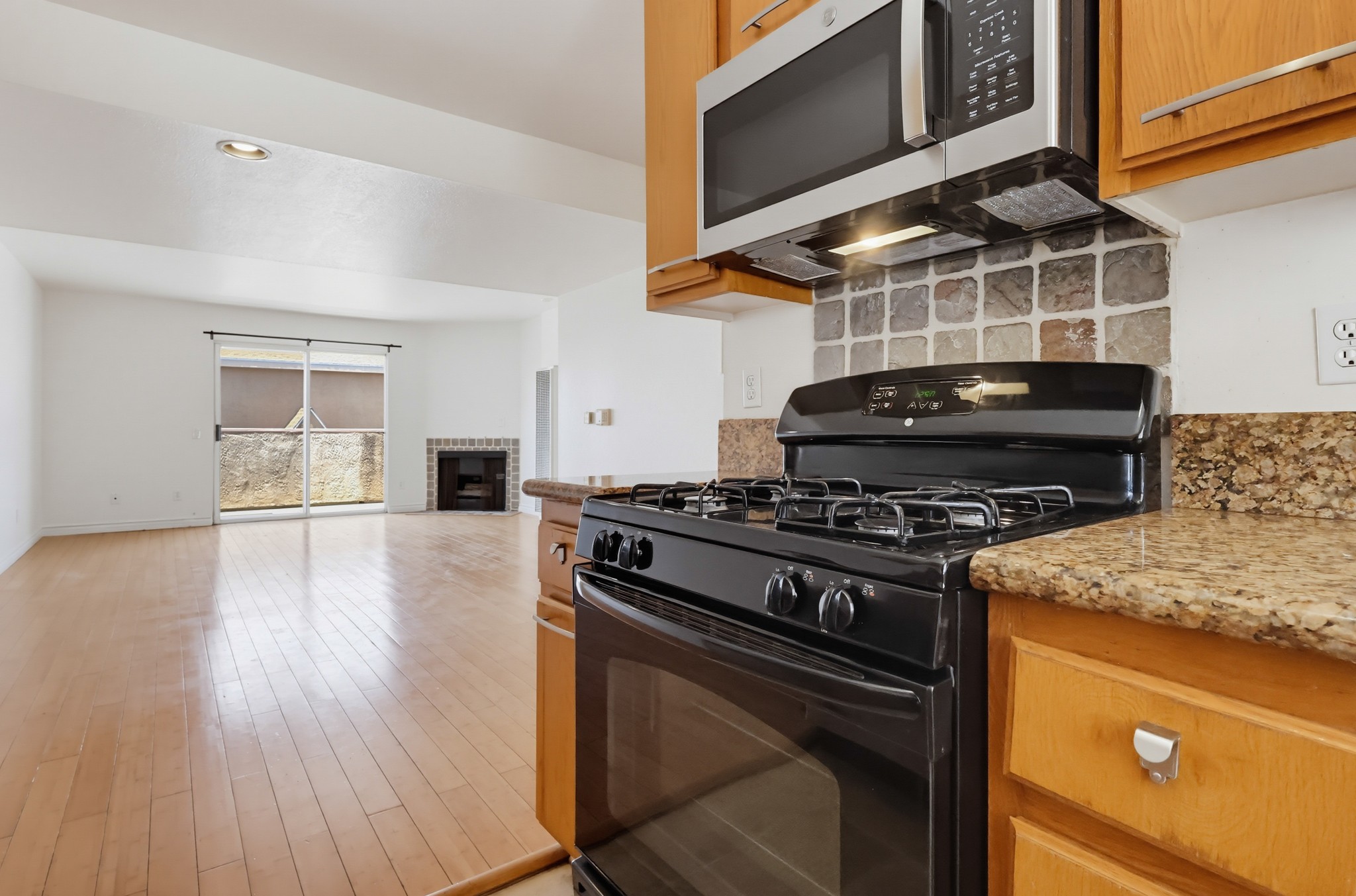 Virtual tour photo 34 of 63 for 1355 Loma Ave Apt 311