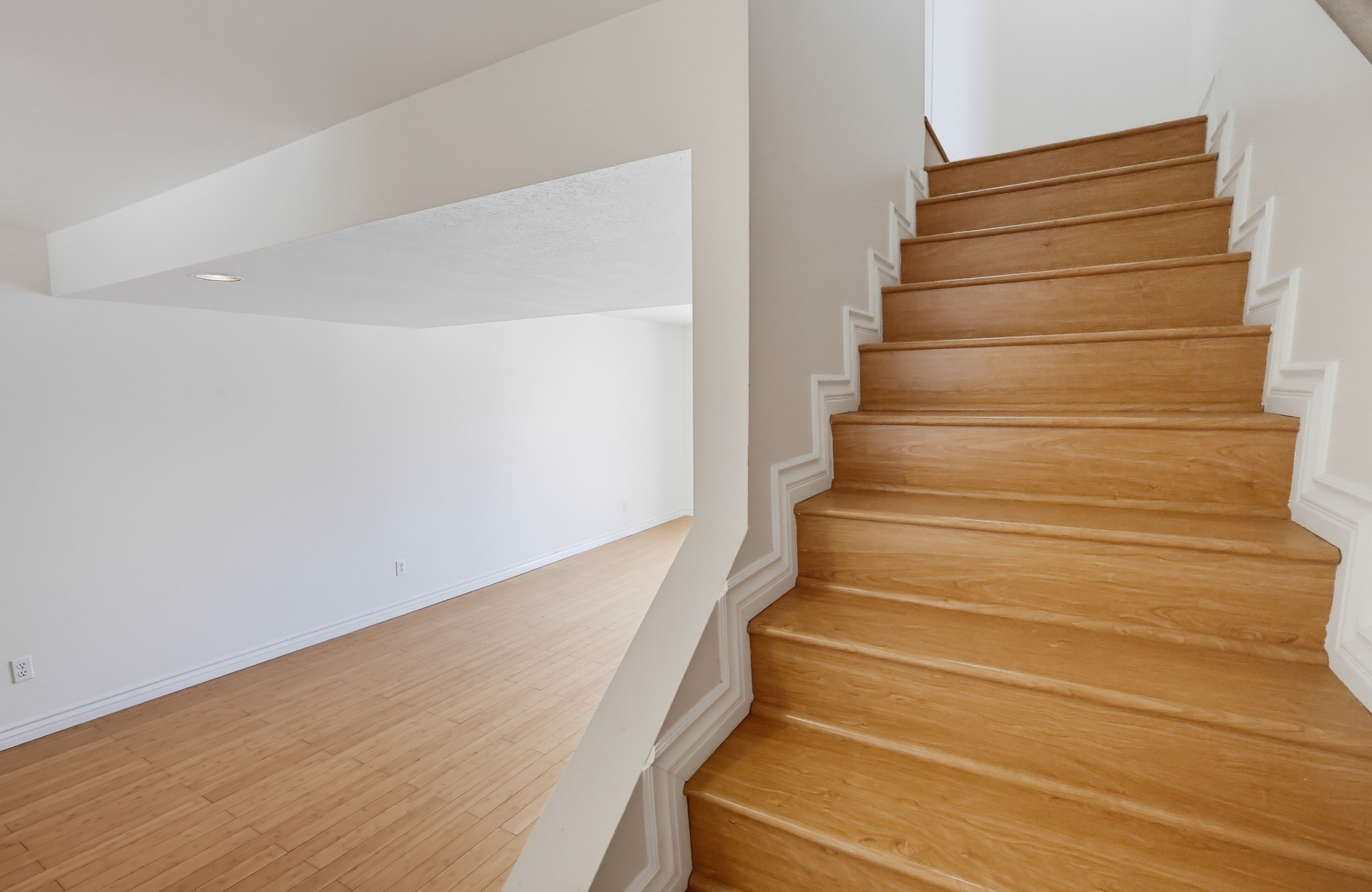 Virtual tour photo 38 of 63 for 1355 Loma Ave Apt 311