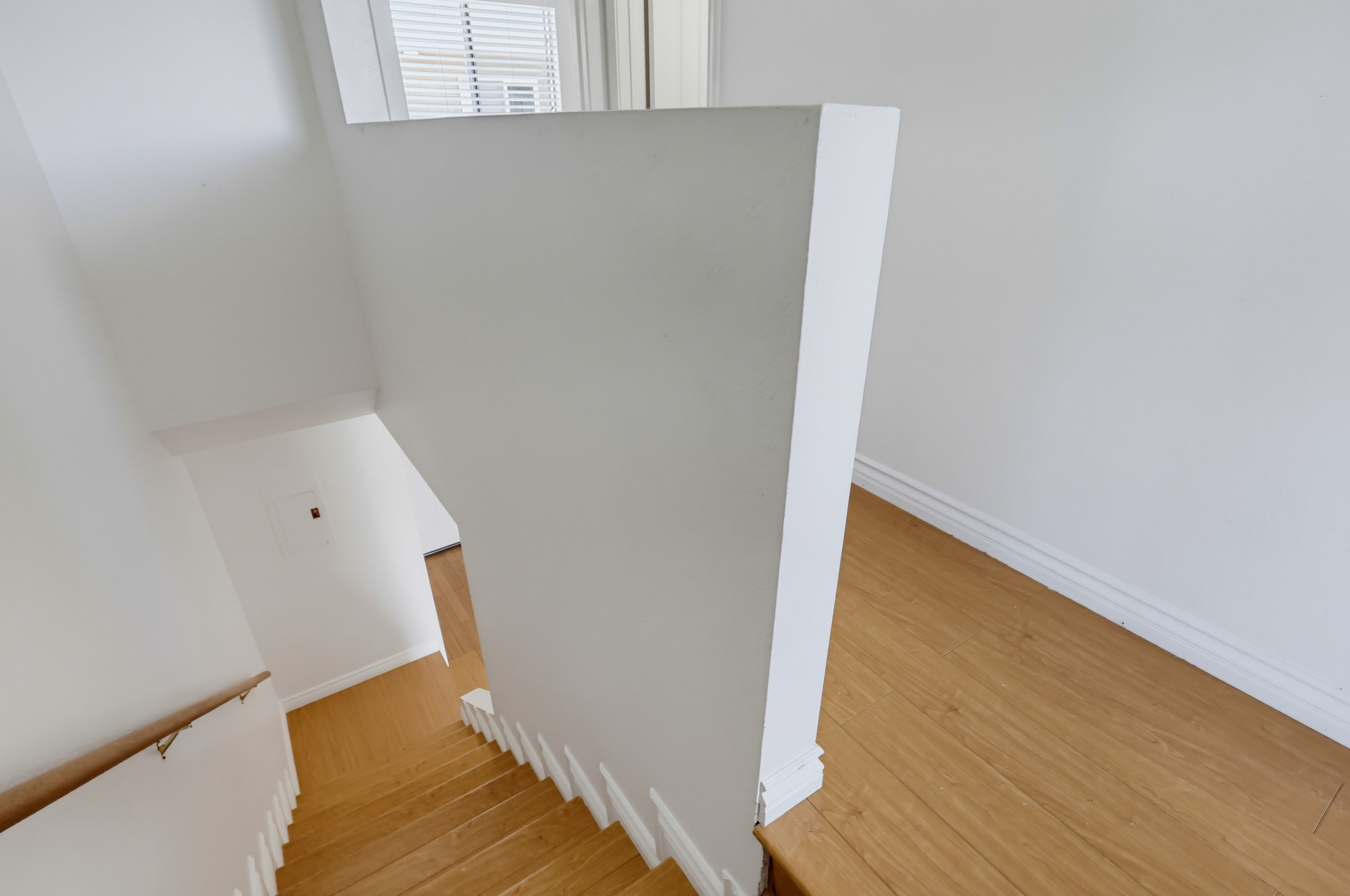 Virtual tour photo 39 of 63 for 1355 Loma Ave Apt 311