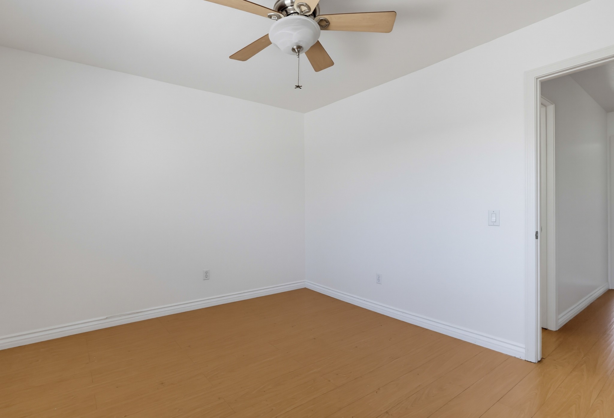 Virtual tour photo 43 of 63 for 1355 Loma Ave Apt 311