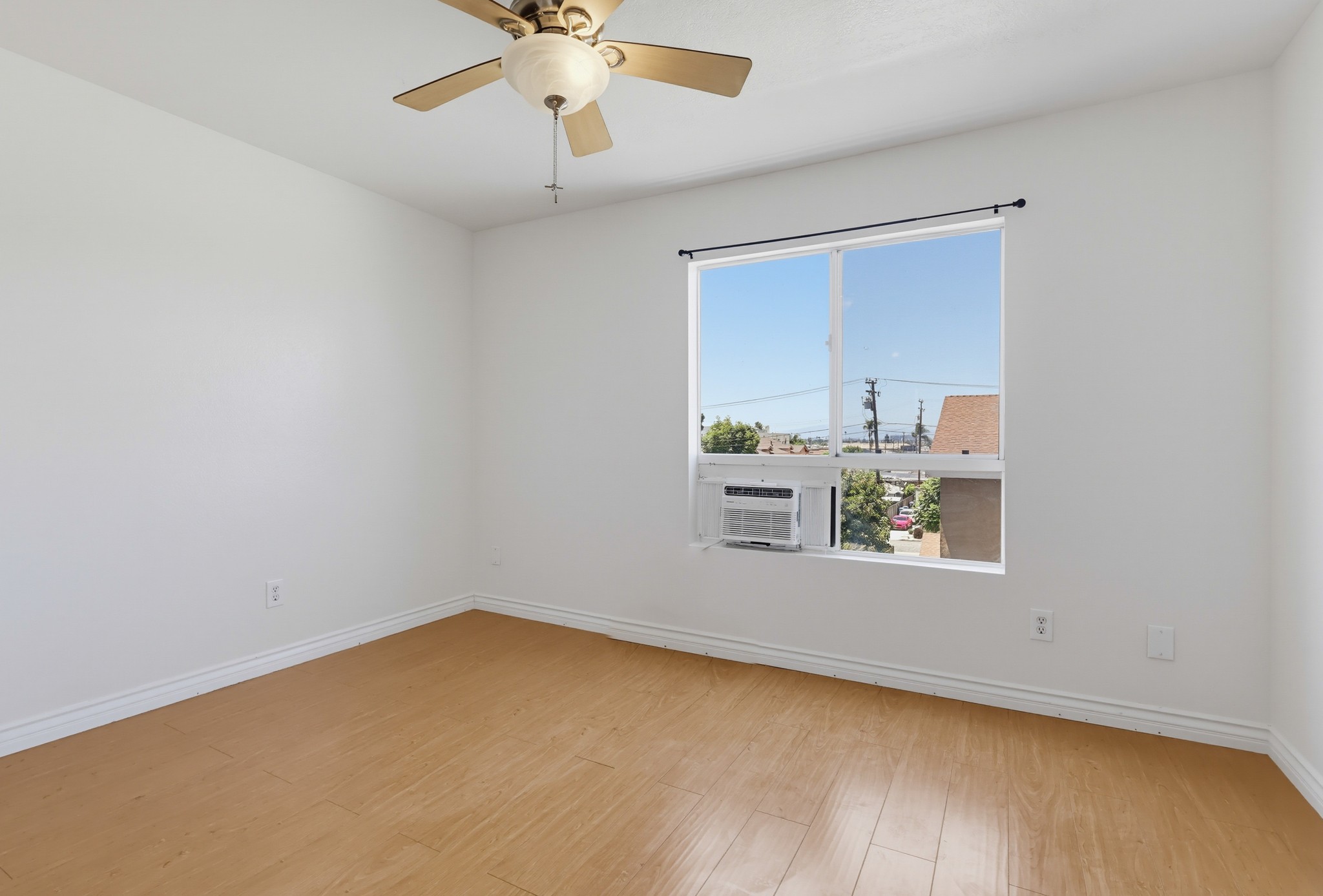 Virtual tour photo 47 of 63 for 1355 Loma Ave Apt 311