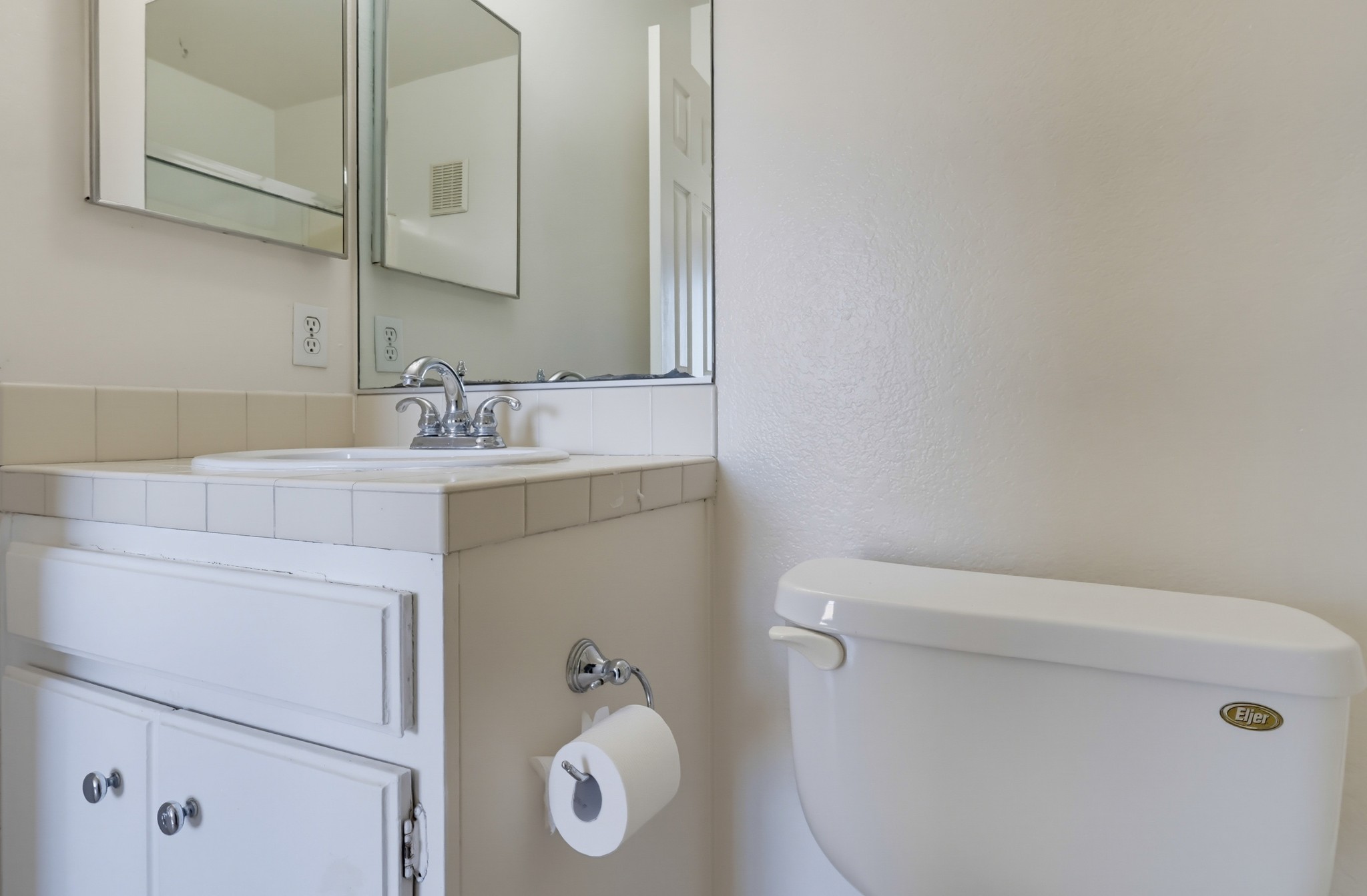 Virtual tour photo 52 of 63 for 1355 Loma Ave Apt 311