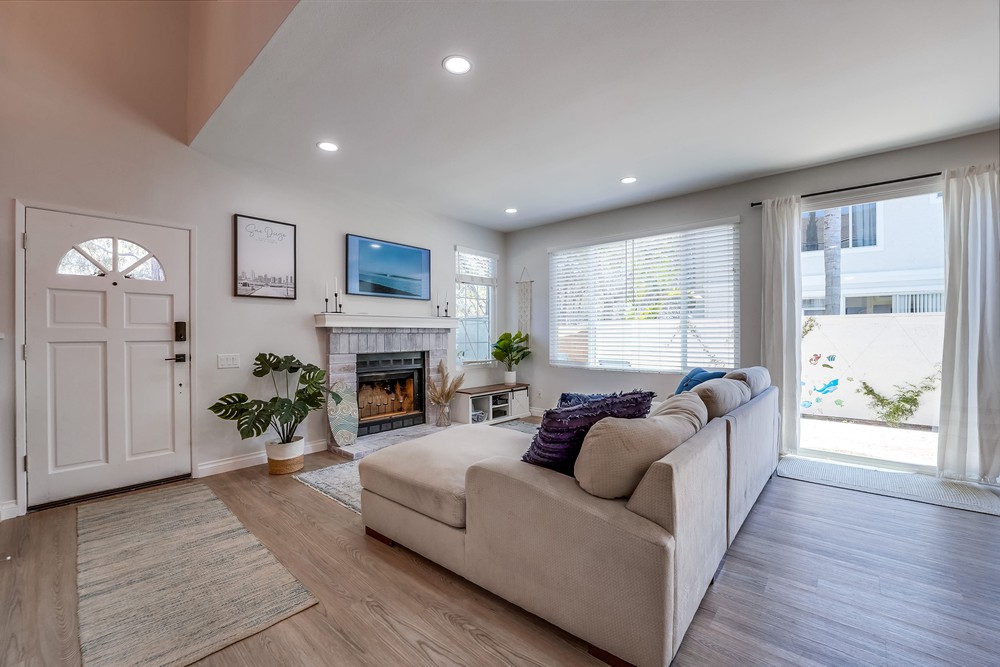 Virtual tour photo 9 of 46 for 13553 Tiverton Rd
