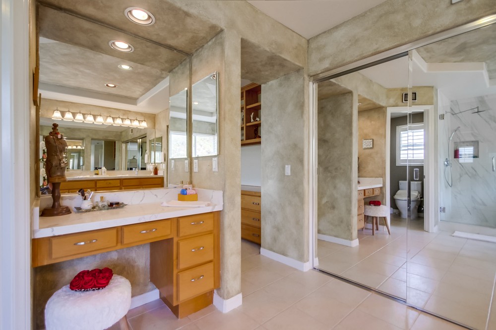 Virtual tour photo 54 of 88 for 13562 Grosse Point