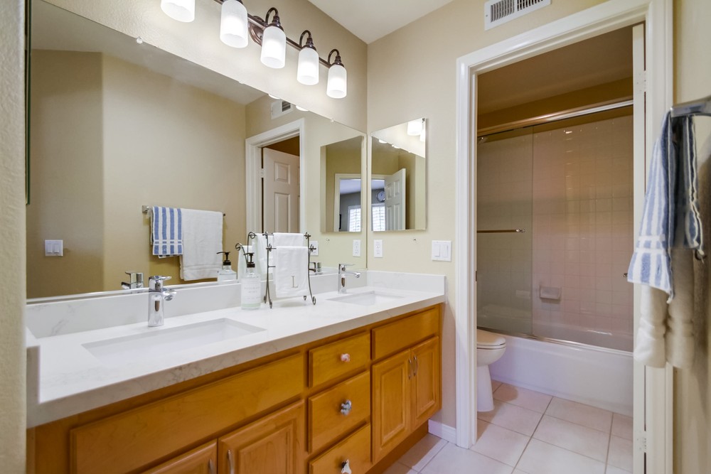 Virtual tour photo 67 of 88 for 13562 Grosse Point
