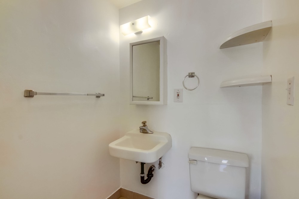 Virtual tour photo 22 of 57 for 1357 Rosecrans St
