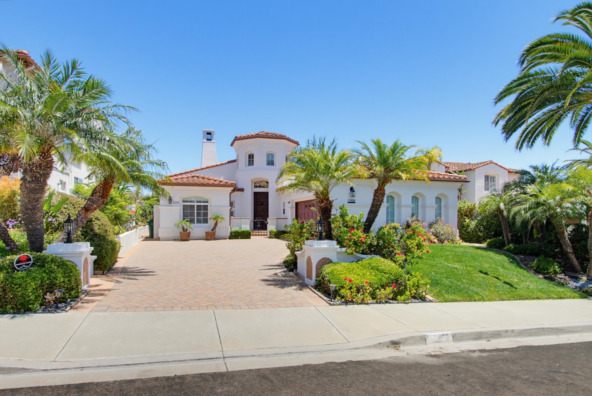 Virtual tour photo 3 of 91 for 1358 Cassins St