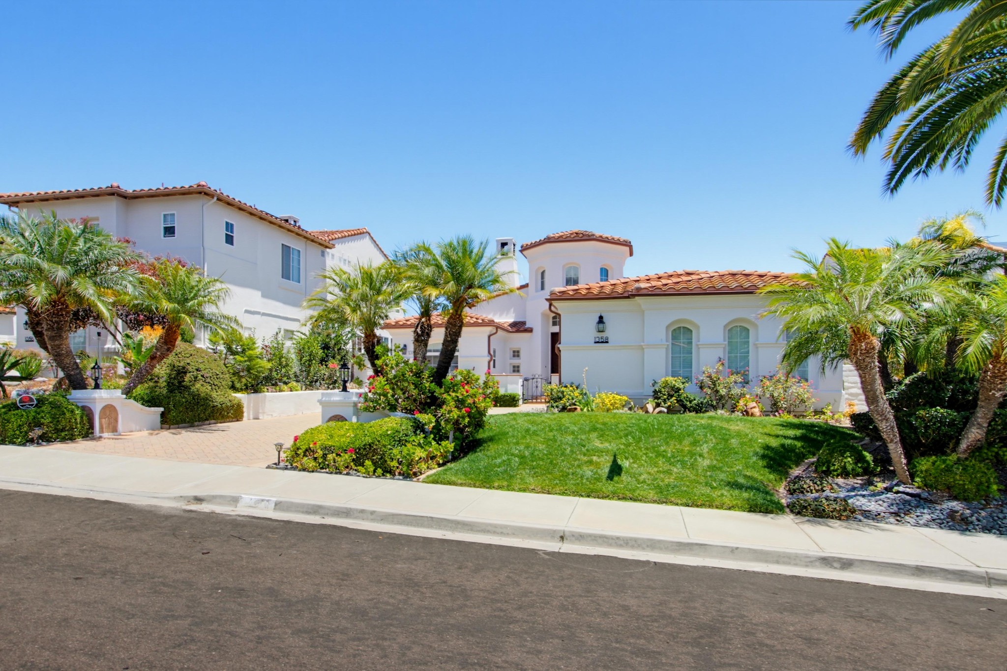 Virtual tour photo 5 of 91 for 1358 Cassins St