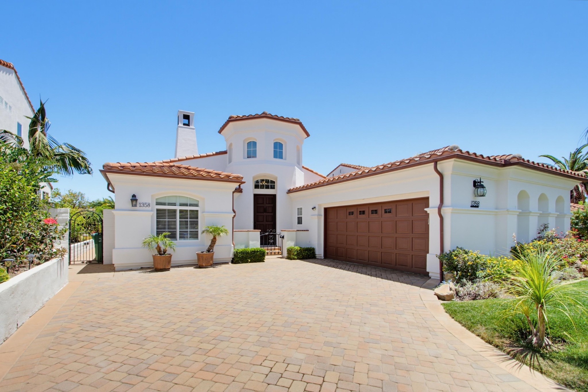 Virtual tour photo 7 of 91 for 1358 Cassins St
