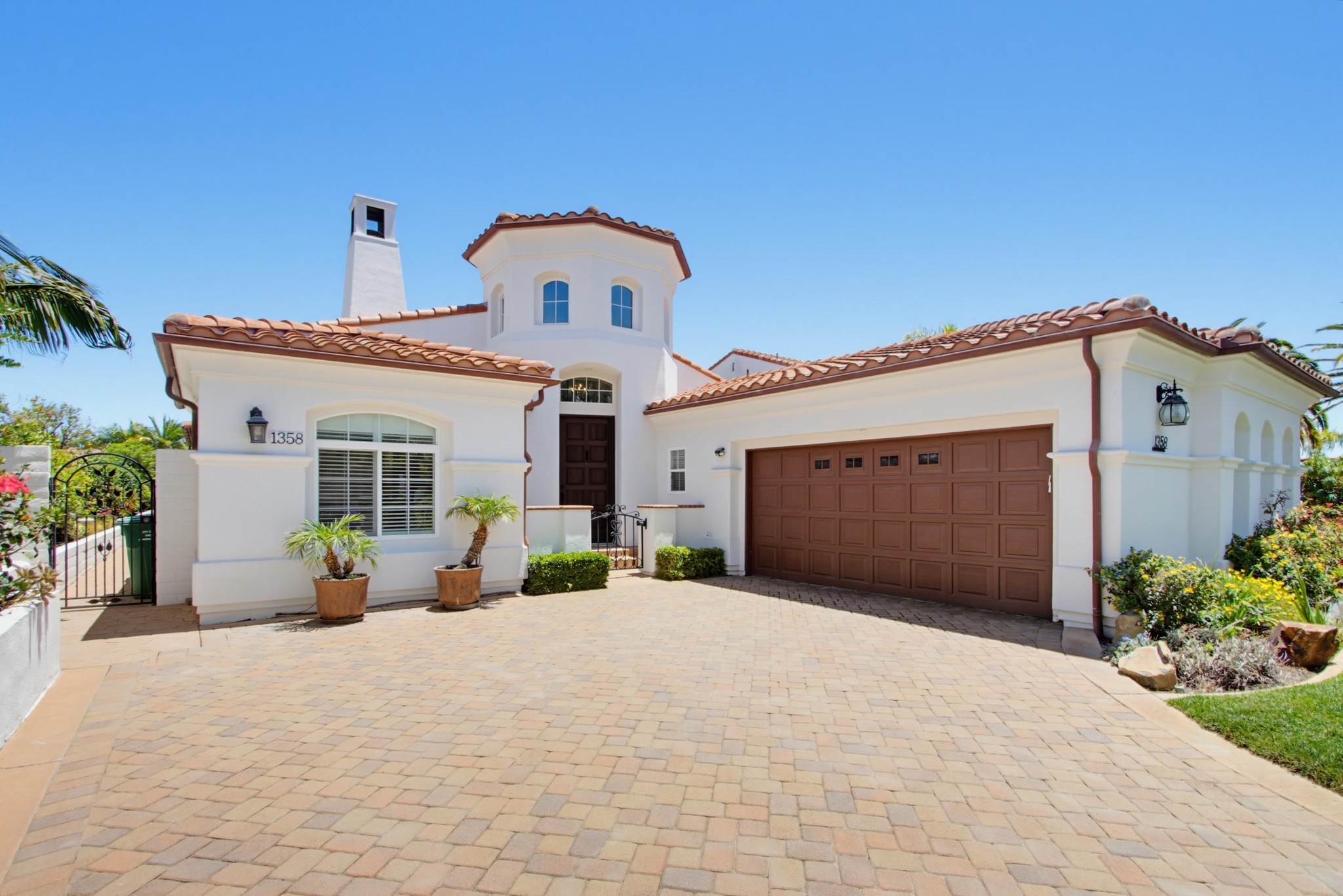 Virtual tour photo 8 of 91 for 1358 Cassins St