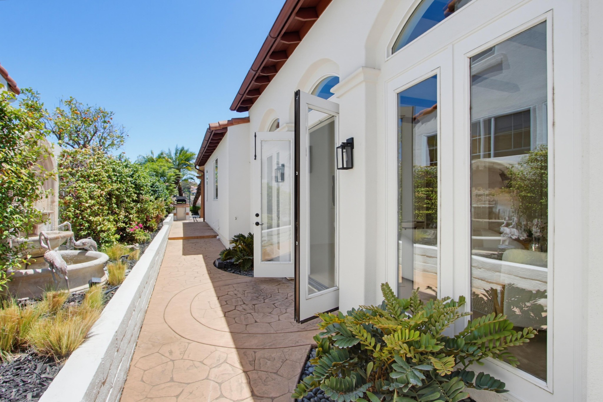 Virtual tour photo 39 of 91 for 1358 Cassins St