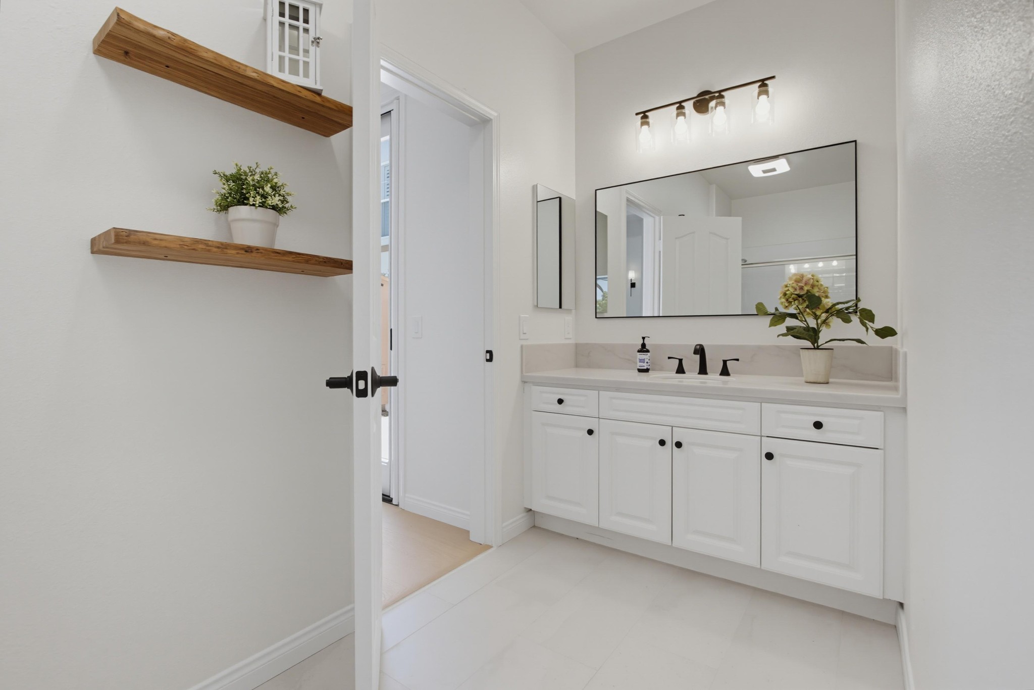 Virtual tour photo 58 of 91 for 1358 Cassins St