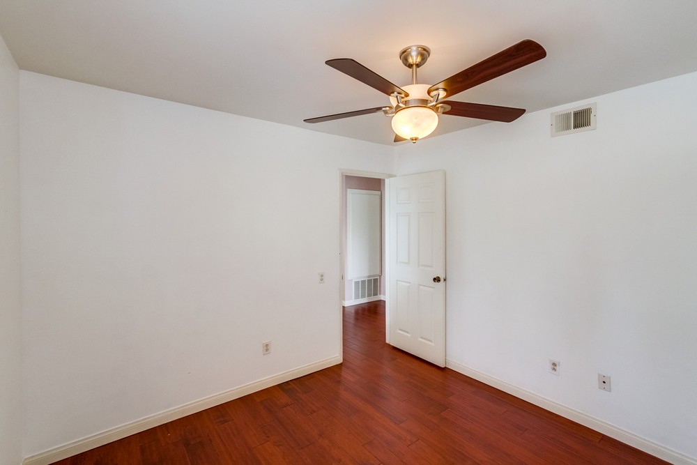 Virtual tour photo 17 of 35 for 13597 Tiverton Rd