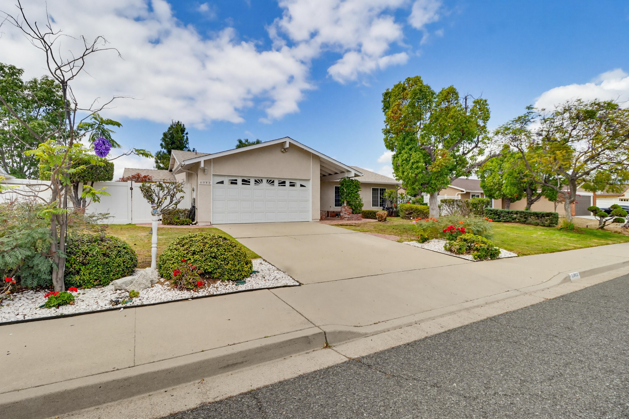 Virtual tour photo 4 of 63 for 1362 Saddleview Ct