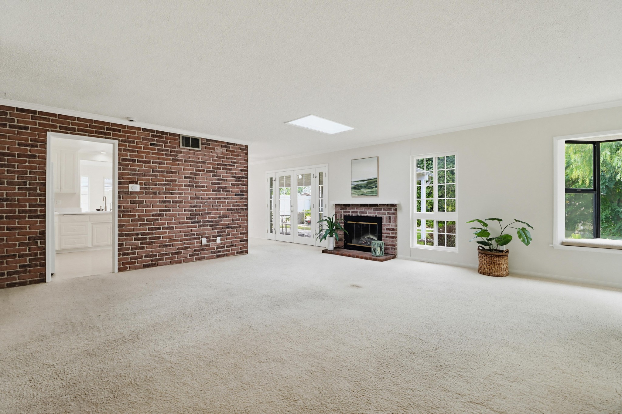 Virtual tour photo 8 of 63 for 1362 Saddleview Ct