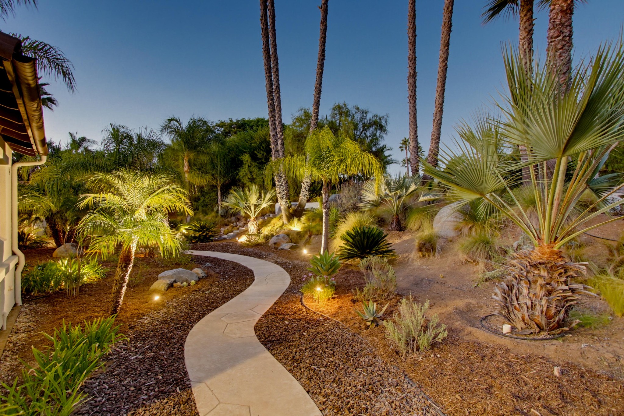 Virtual tour photo 16 of 173 for 13635 Antelope Station