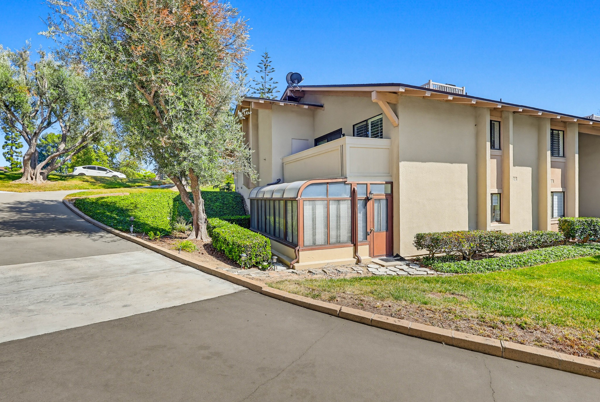 Virtual tour photo 1 of 68 for 13654 La Jolla Cir