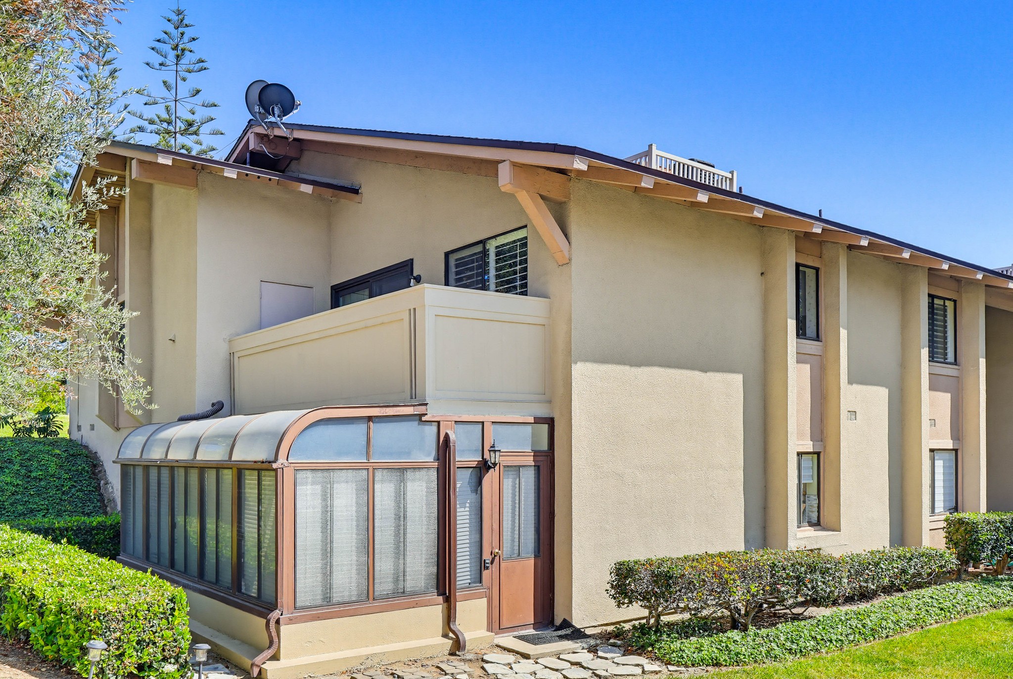Virtual tour photo 4 of 68 for 13654 La Jolla Cir