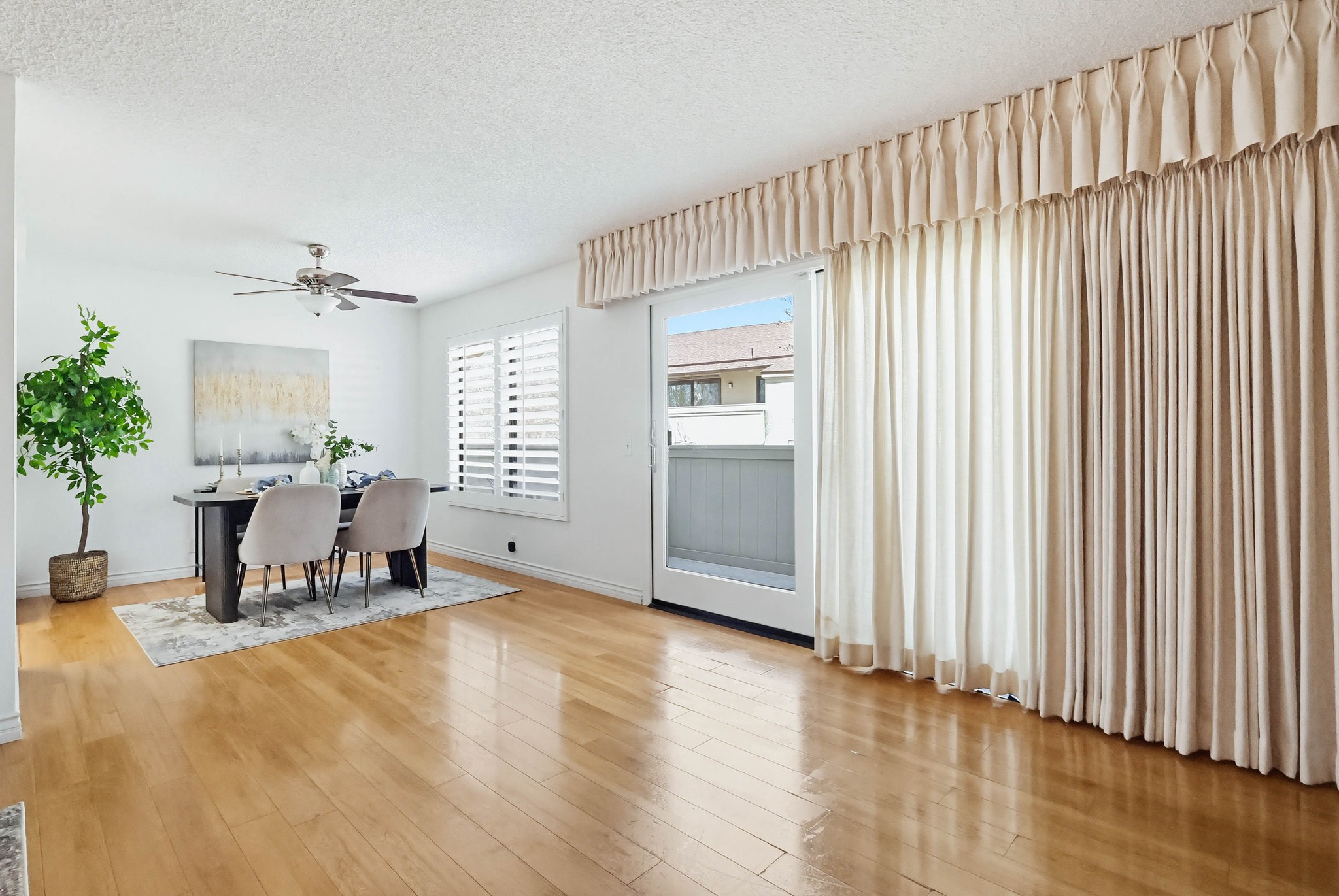 Virtual tour photo 19 of 68 for 13654 La Jolla Cir