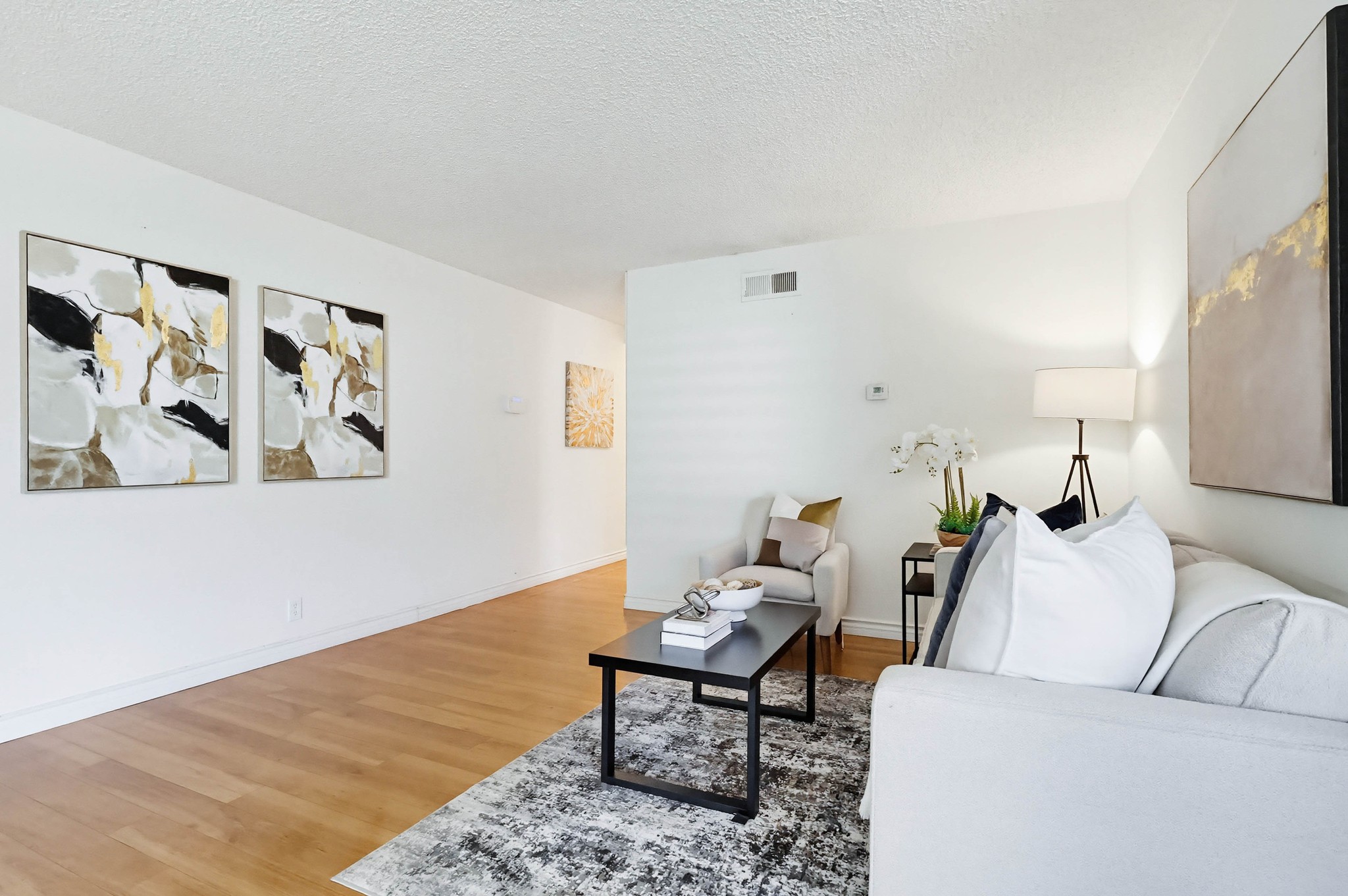 Virtual tour photo 21 of 68 for 13654 La Jolla Cir