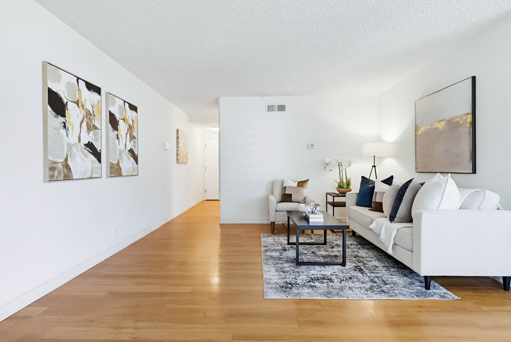 Virtual tour photo 22 of 68 for 13654 La Jolla Cir
