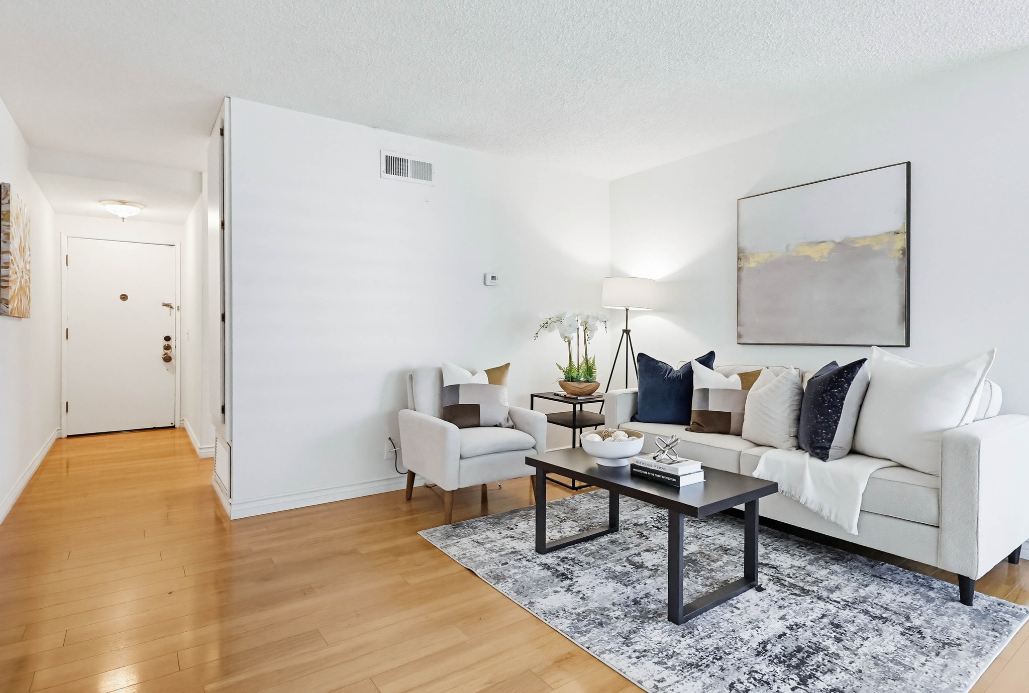 Virtual tour photo 23 of 68 for 13654 La Jolla Cir