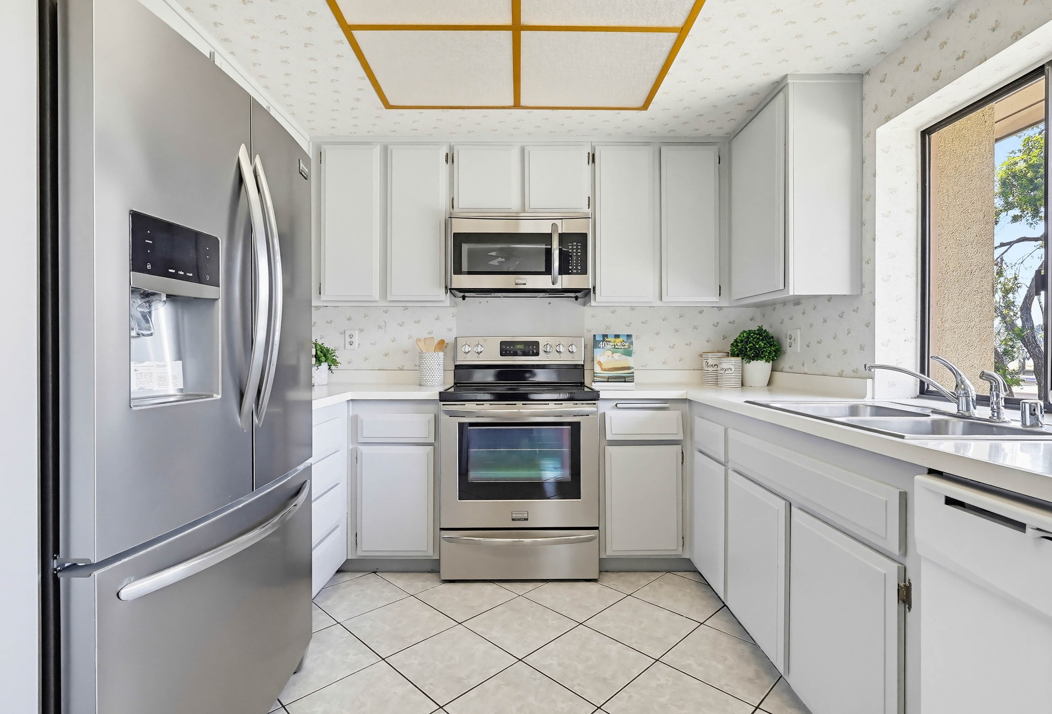 Virtual tour photo 32 of 68 for 13654 La Jolla Cir