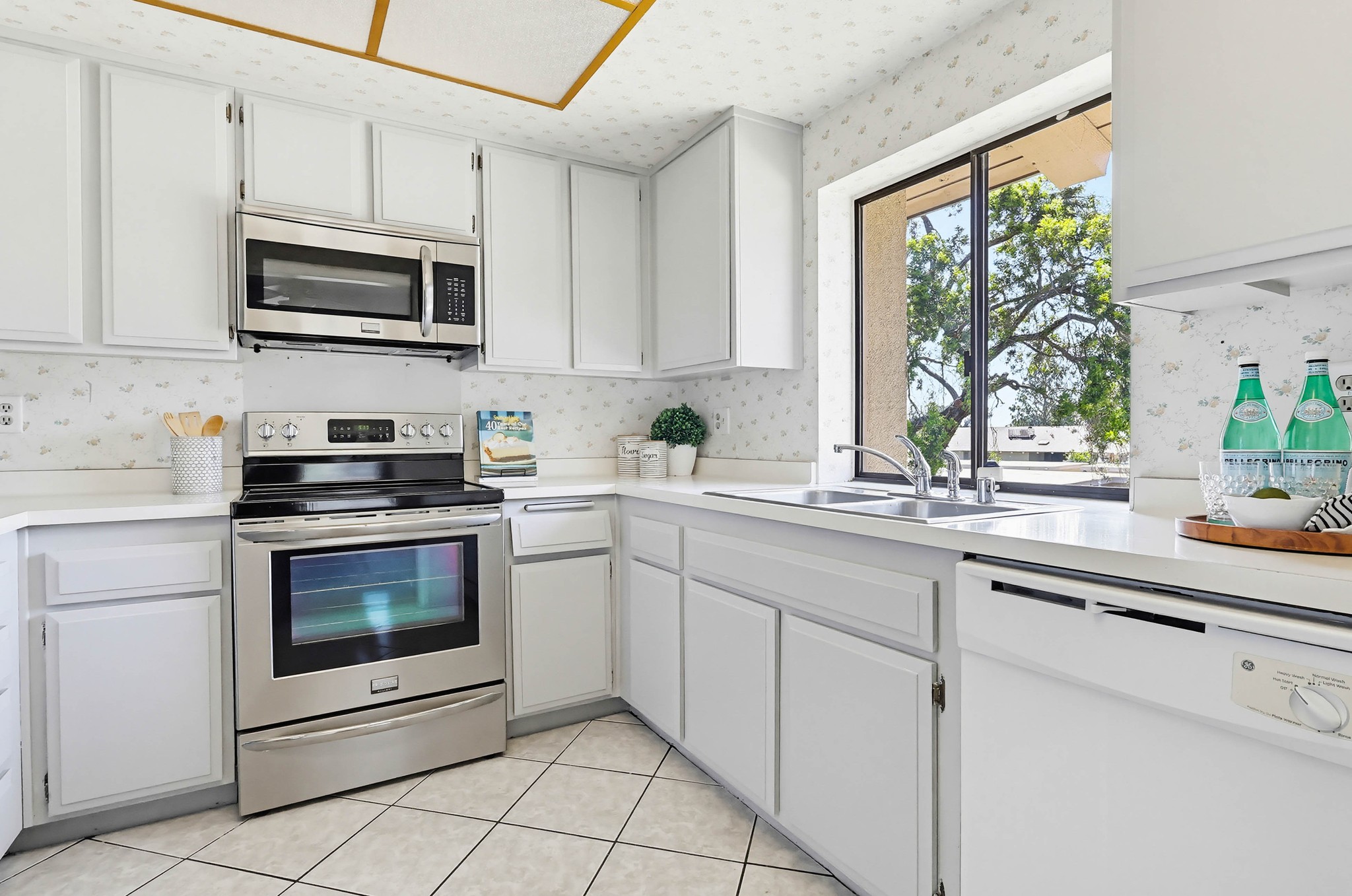 Virtual tour photo 33 of 68 for 13654 La Jolla Cir