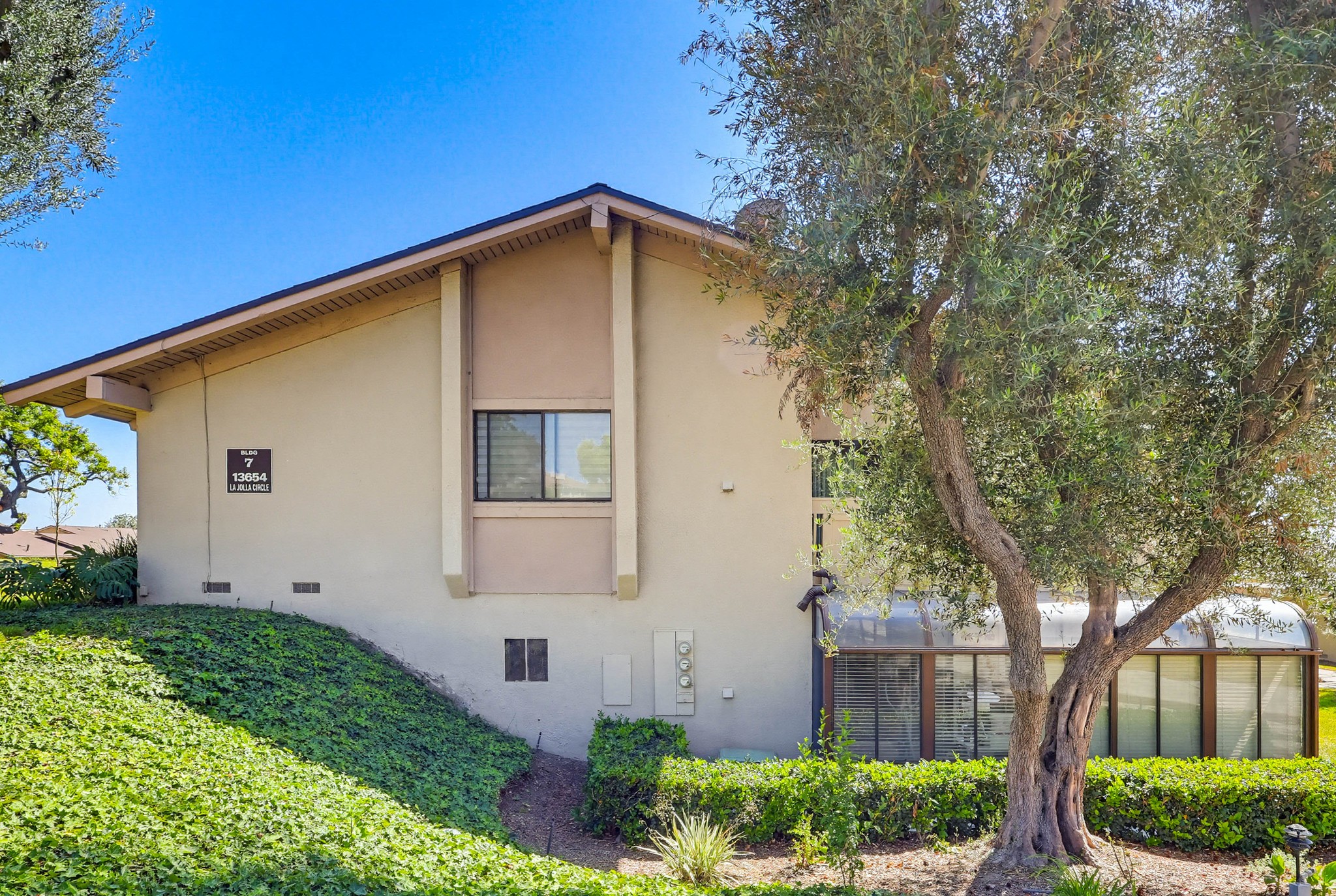 Virtual tour photo 57 of 68 for 13654 La Jolla Cir