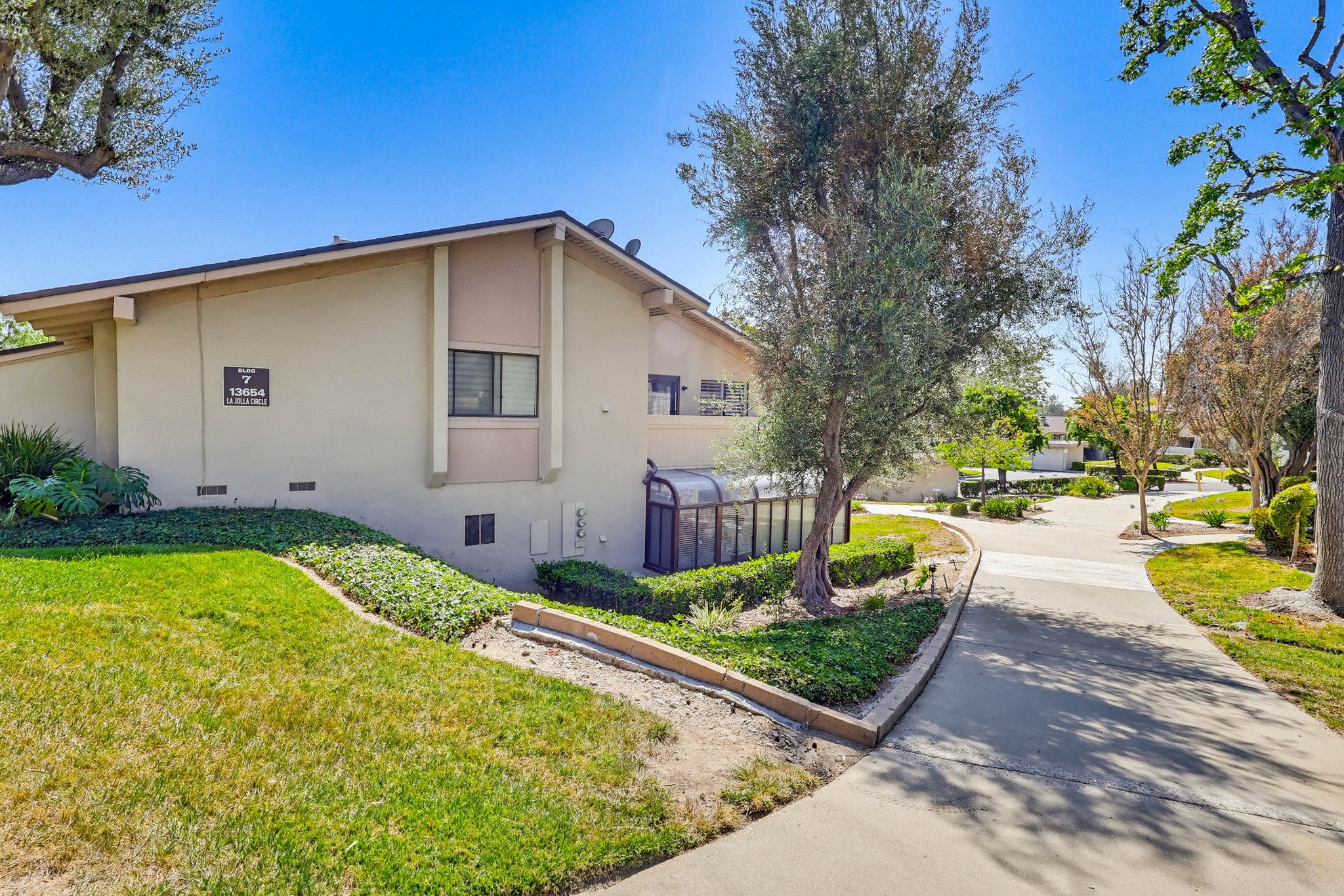 Virtual tour photo 58 of 68 for 13654 La Jolla Cir