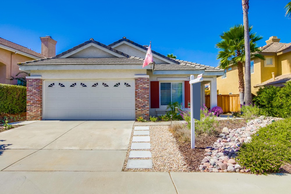 Virtual tour photo 3 of 36 for 13674 Essence Rd