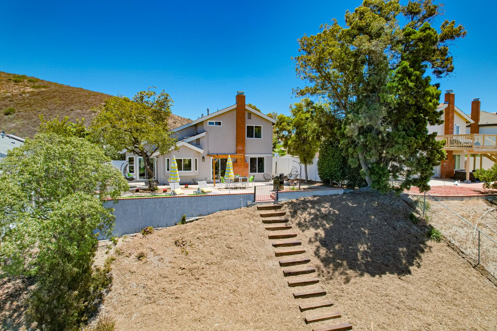 Virtual tour photo 10 of 32 for 13674 Quinton Rd