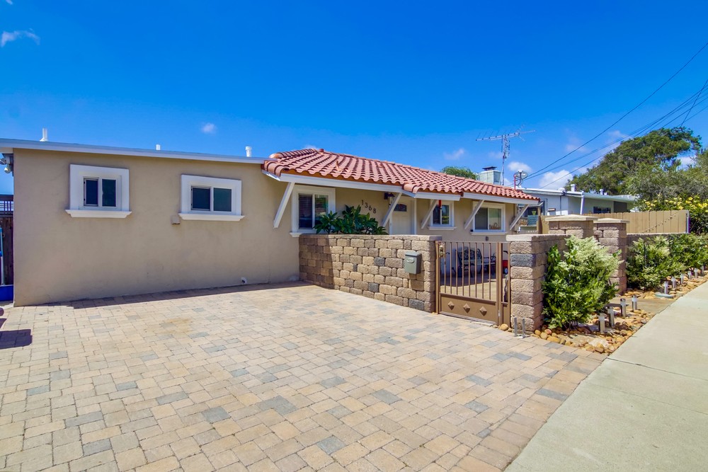 Virtual tour photo 1 of 36 for 1368 Gertrude St