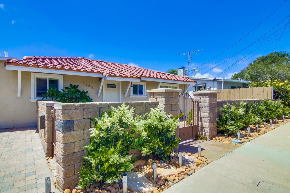 Virtual tour photo 3 of 36 for 1368 Gertrude St