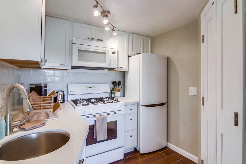 Virtual tour photo 20 of 36 for 1368 Gertrude St