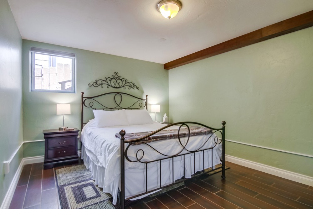 Virtual tour photo 24 of 36 for 1368 Gertrude St