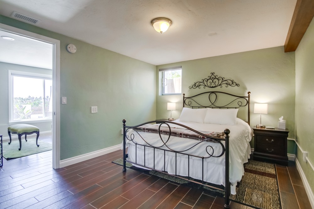 Virtual tour photo 25 of 36 for 1368 Gertrude St