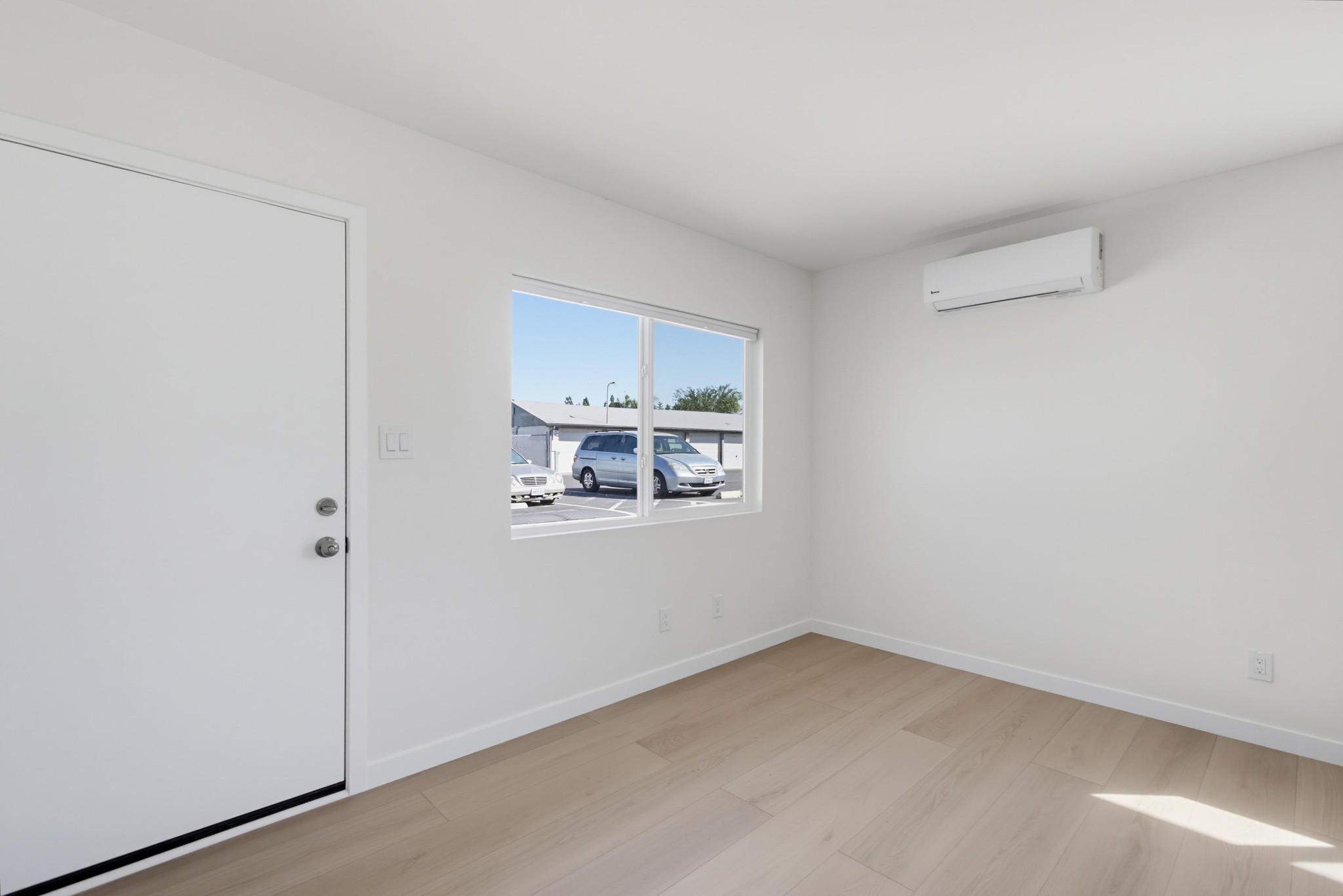 Virtual tour photo 8 of 54 for 1368 Kristie Ln
