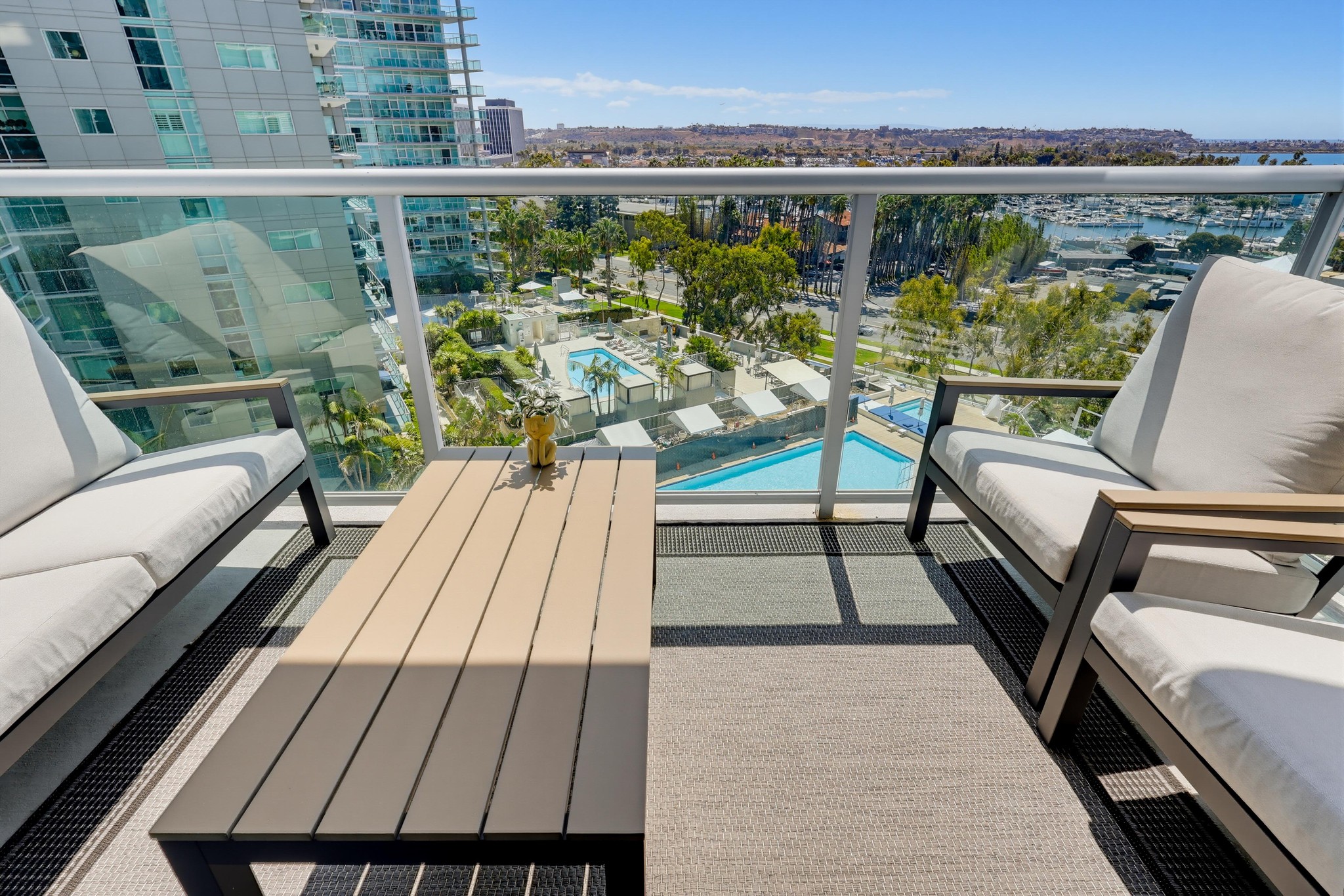 Virtual tour photo 24 of 30 for 13700 Marina Pointe Dr